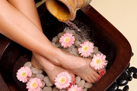 foot-massage-nguyen-son-137-Massage chân liệu pháp chăm sóc sức khỏe tuyệt vời